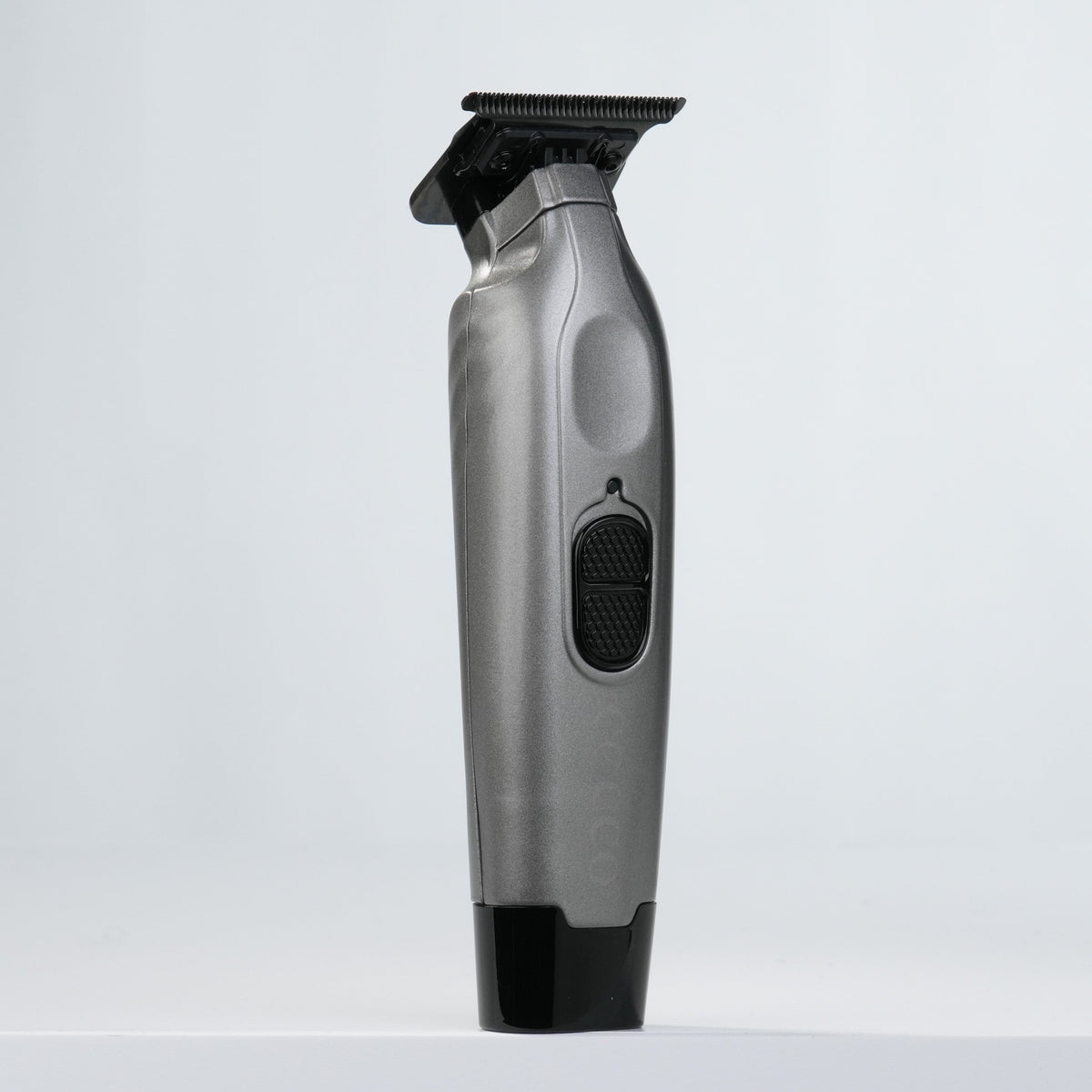 https://cdn.shopify.com/s/files/1/0937/0153/8155/files/WEBSITE_BARBER_TOOLS-08230.jpg?v=1772538418