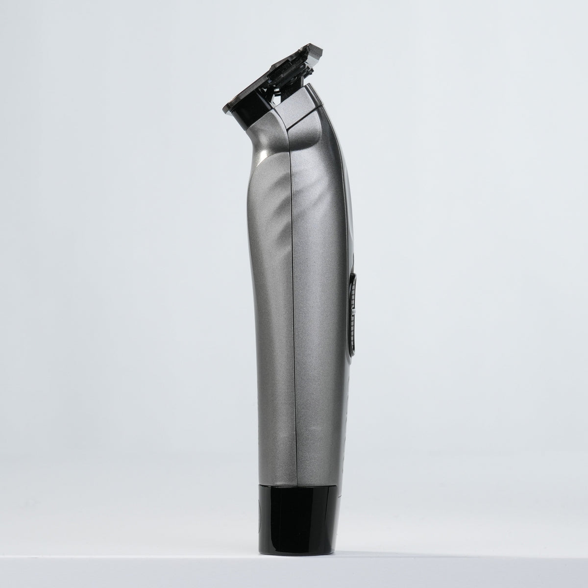 https://cdn.shopify.com/s/files/1/0937/0153/8155/files/WEBSITE_BARBER_TOOLS-08233.jpg?v=1772538418