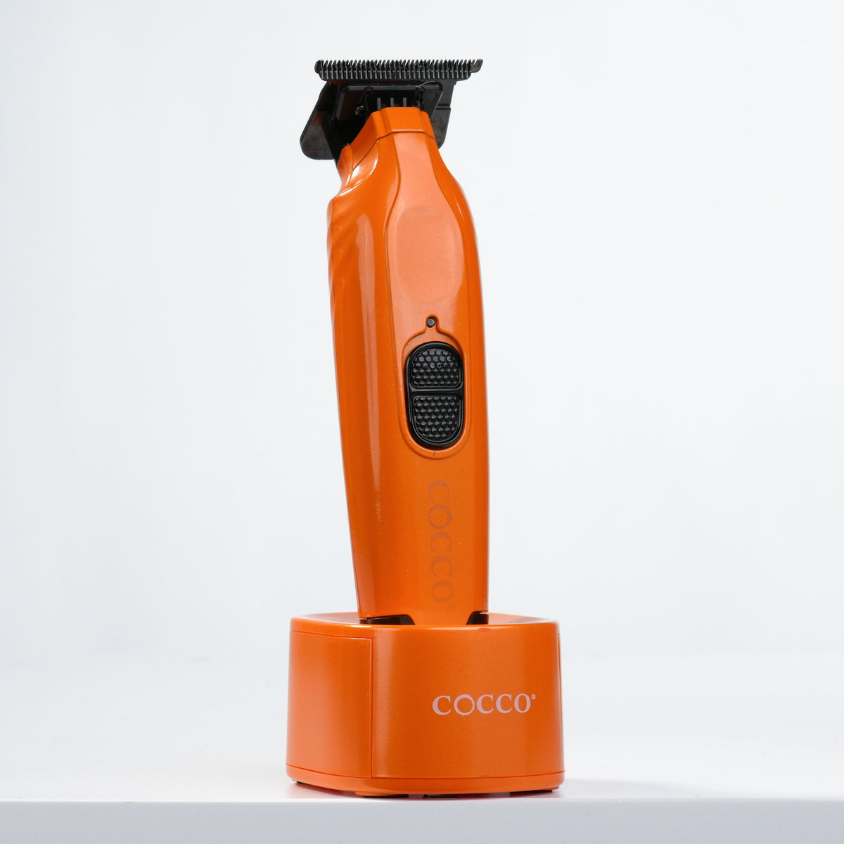 https://cdn.shopify.com/s/files/1/0937/0153/8155/files/WEBSITE_BARBER_TOOLS-08602.jpg?v=1772484068