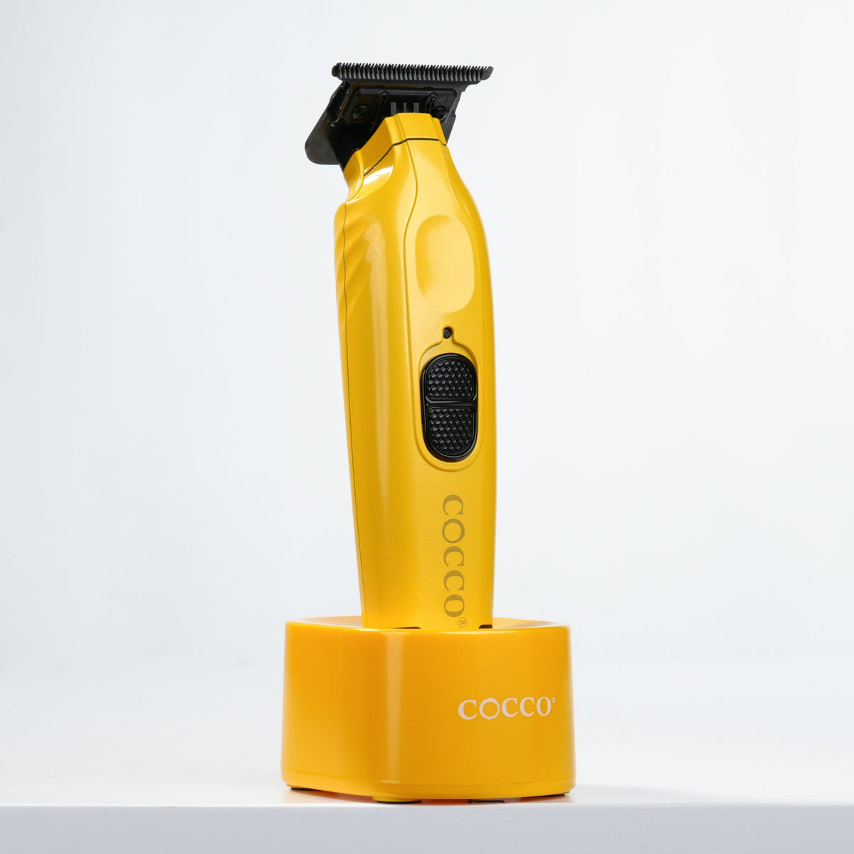 https://cdn.shopify.com/s/files/1/0937/0153/8155/files/WEBSITE_BARBER_TOOLS-08611.jpg?v=1772485353
