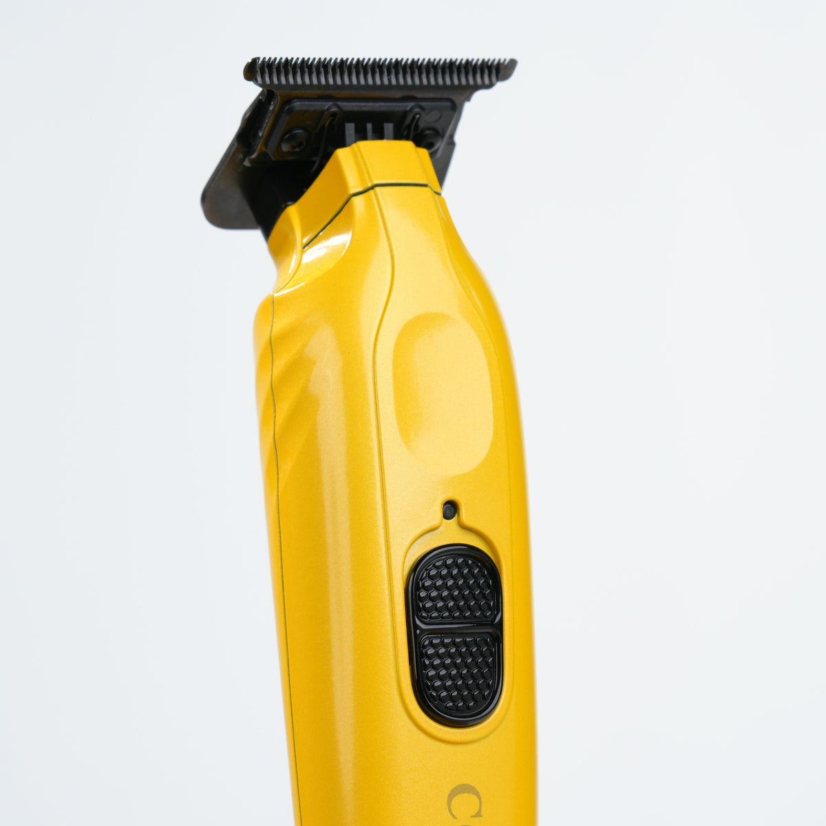 https://cdn.shopify.com/s/files/1/0937/0153/8155/files/WEBSITE_BARBER_TOOLS-08612.jpg?v=1772658107