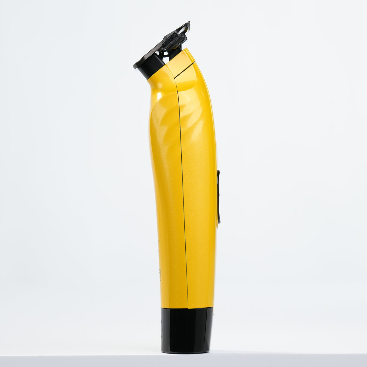 https://cdn.shopify.com/s/files/1/0937/0153/8155/files/WEBSITE_BARBER_TOOLS-08620.jpg?v=1772658107