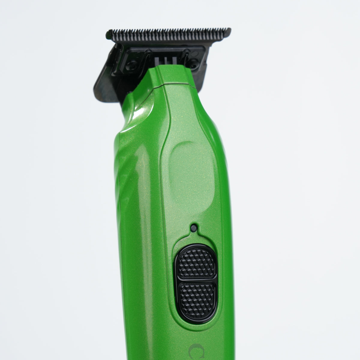 https://cdn.shopify.com/s/files/1/0937/0153/8155/files/WEBSITE_BARBER_TOOLS-08629.jpg?v=1772657987