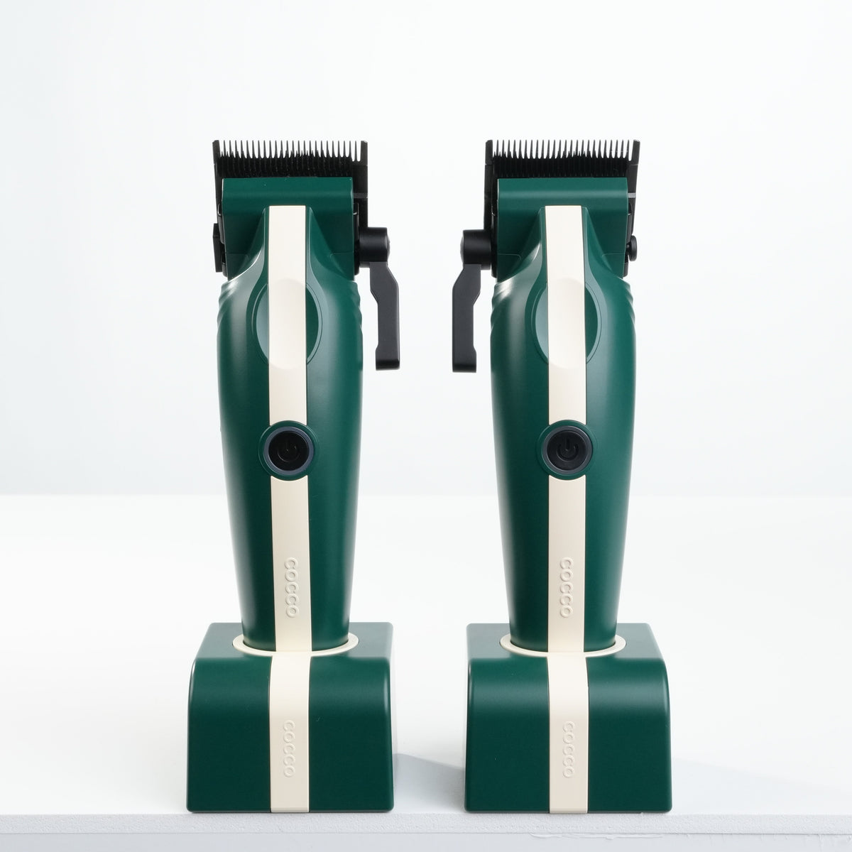 https://cdn.shopify.com/s/files/1/0937/0153/8155/files/WEBSITE_BARBER_TOOLS-09797.jpg?v=1772658616